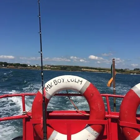 Idyllic Family In Beautiful West Cork スキバリーン